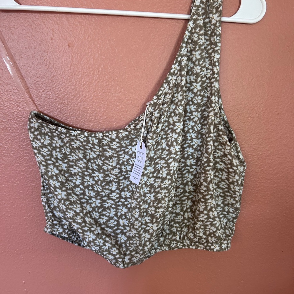 American Eagle Outfitters Floral Top in Green and White